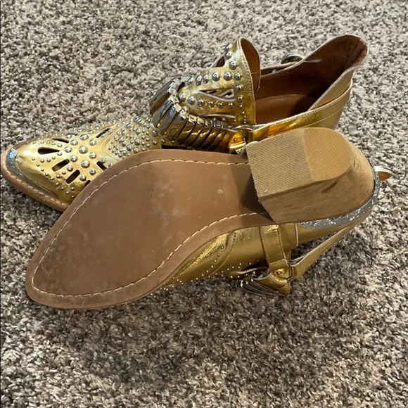 🔥RARE Jeffrey Campbell gold Calhoun booties - Picture 2 of 2